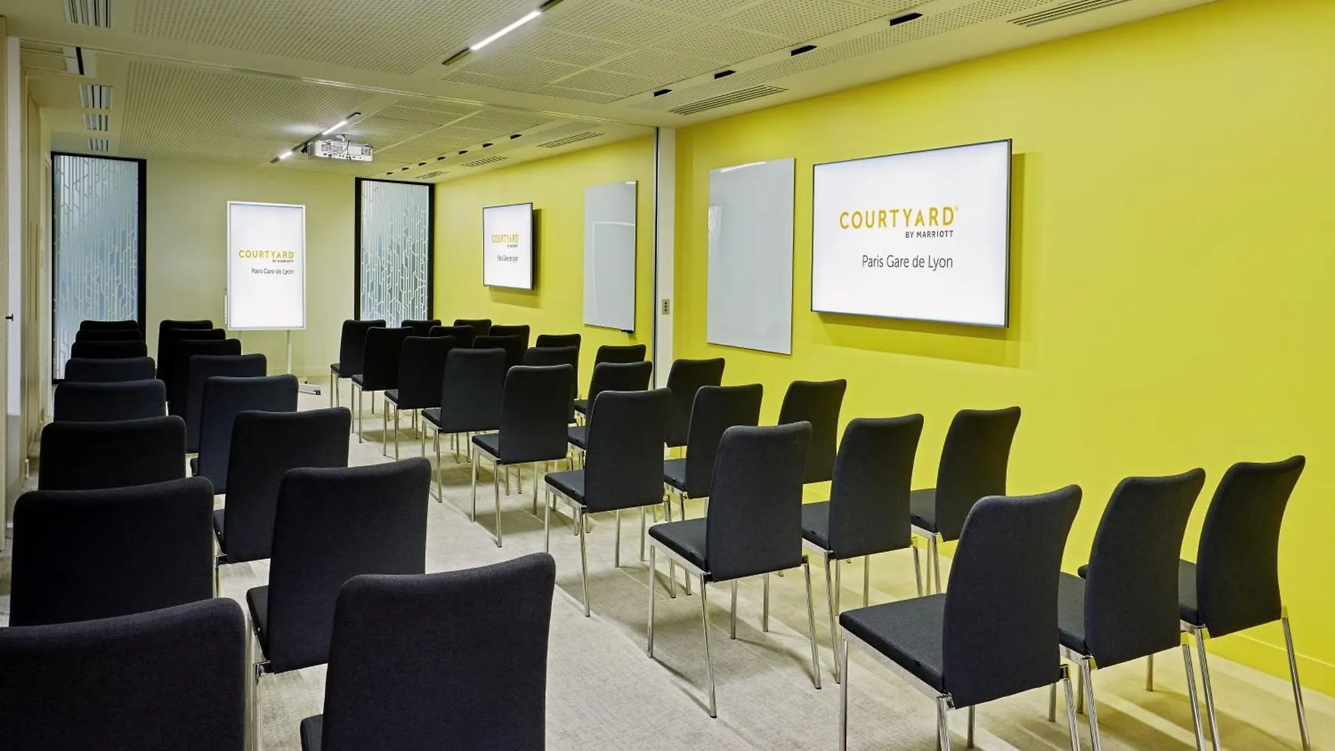Hotel Courtyard By Marriott Gare De Lyon 4*