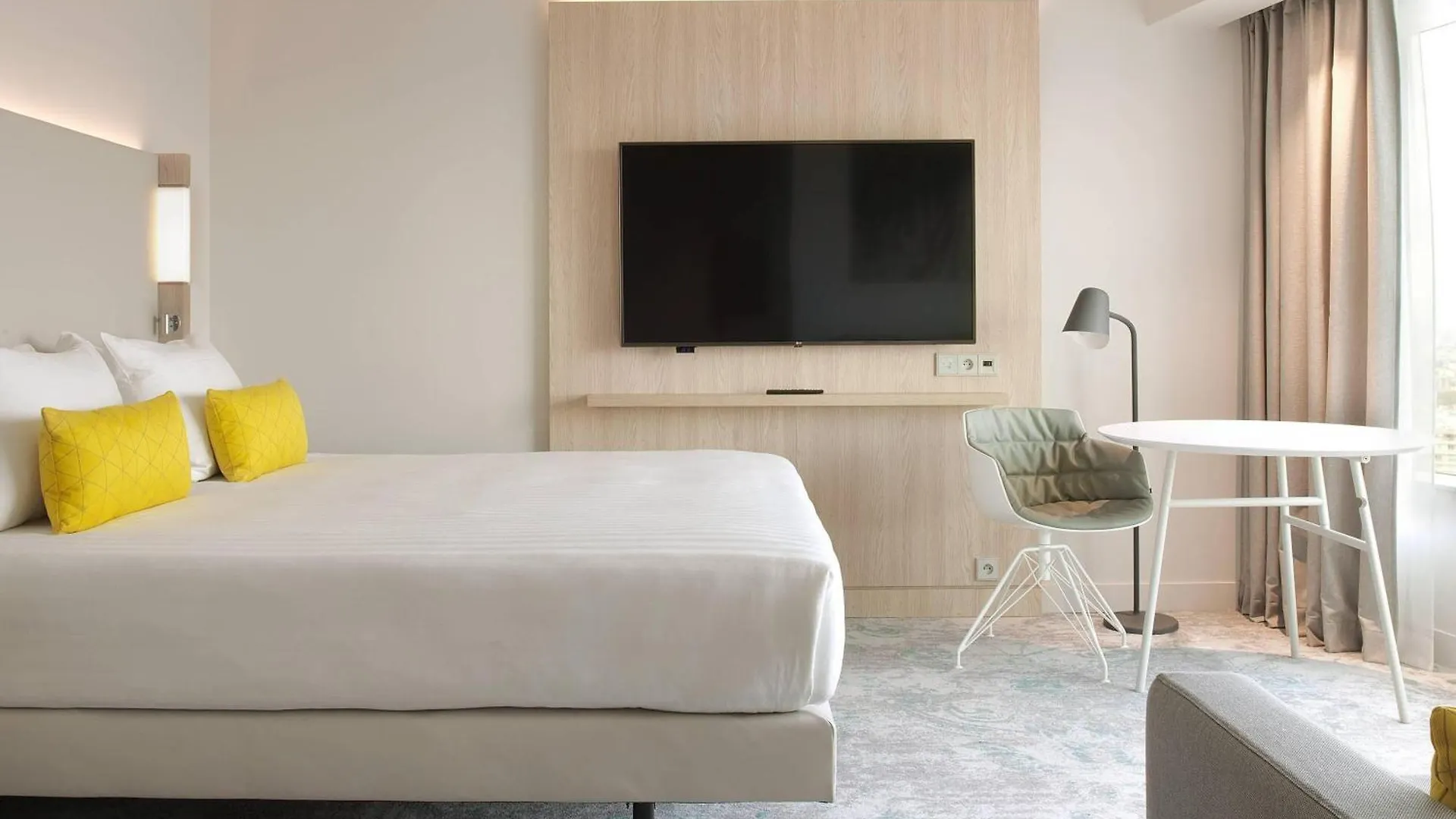 Courtyard By Marriott Gare De Lyon 4* Paříž