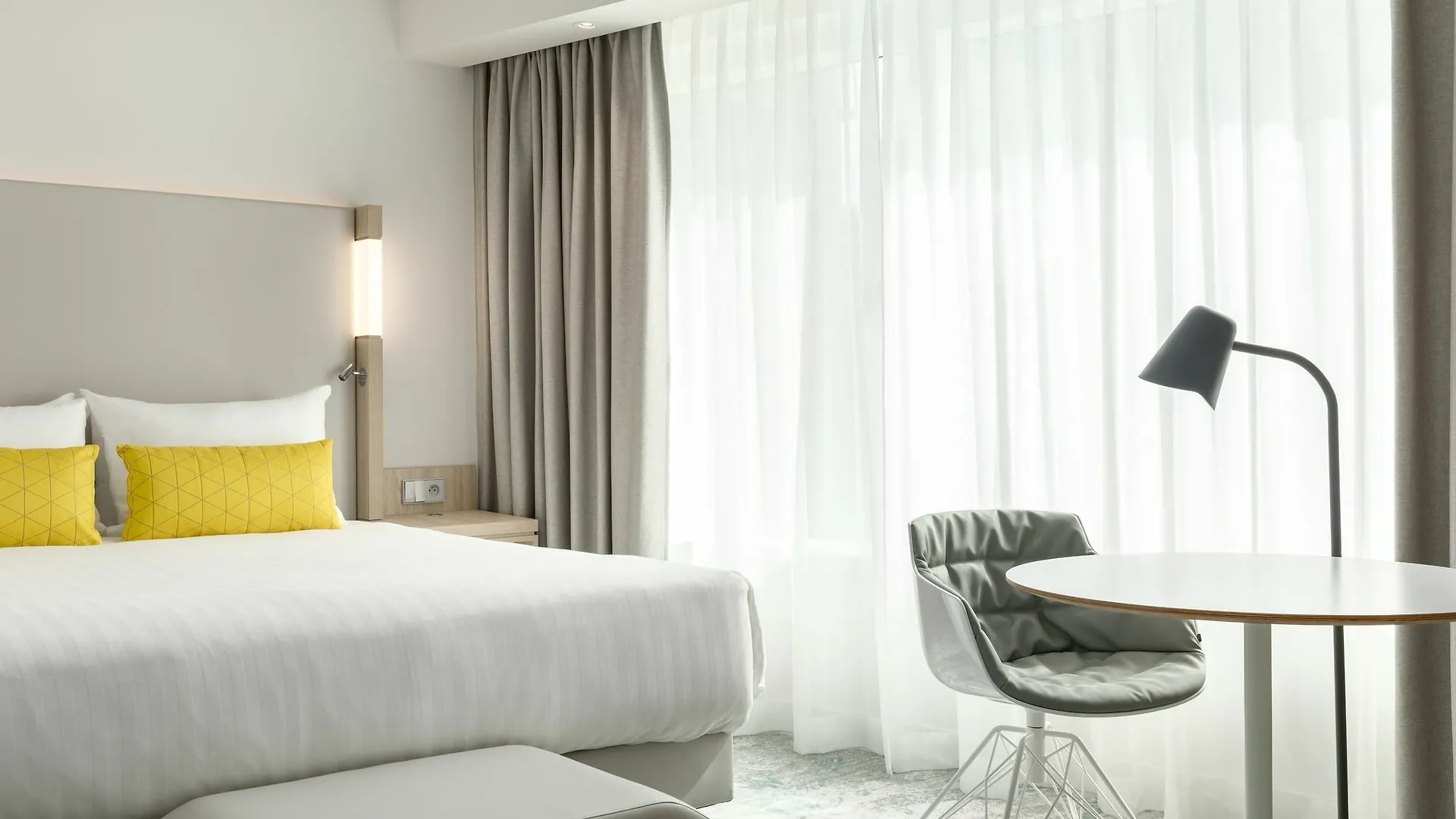 Courtyard By Marriott Gare De Lyon Hotel