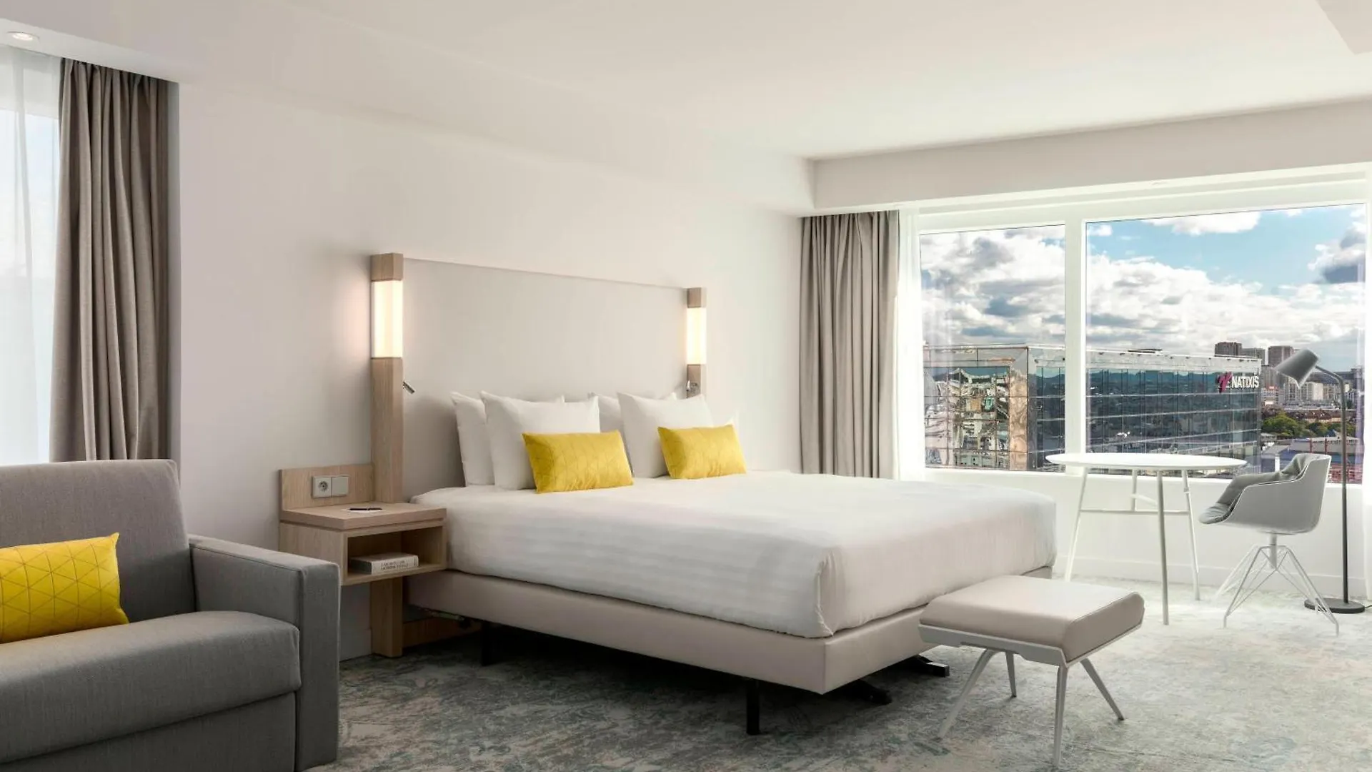 Courtyard By Marriott Gare De Lyon Hotel 4*